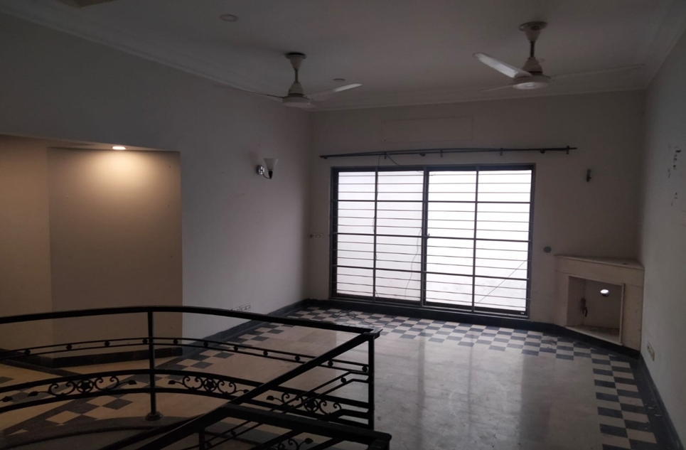 2 Kanal House for Rent in 