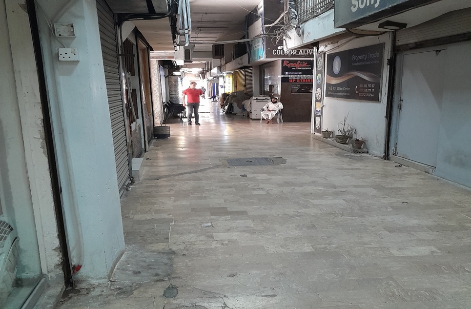 100 square feet shops for sale in Clifton Karachi