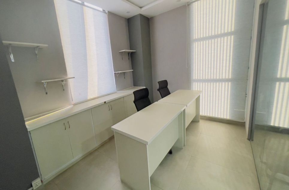 999 square feet office for rent in Johar Town Lahore