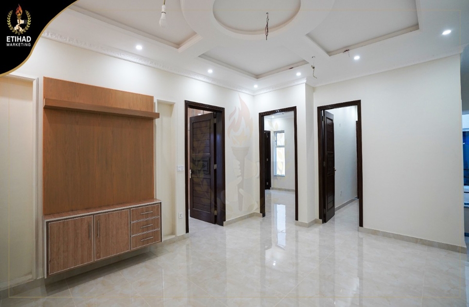 9 marla house for sale in Bankers Avenue Cooperative Housing Society Lahore