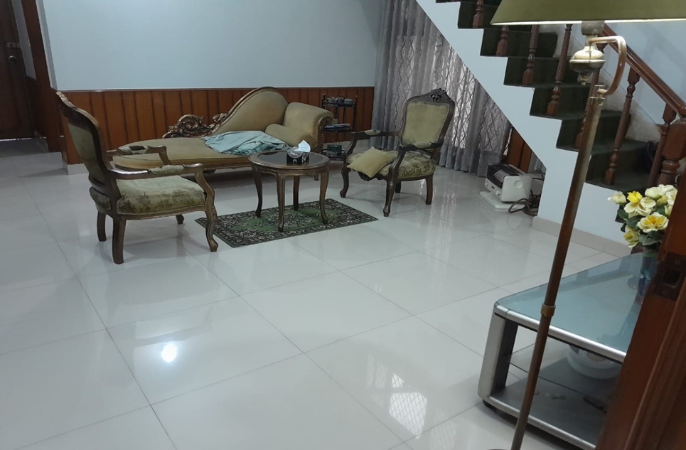 10 marla house for sale in Faisal Town Lahore