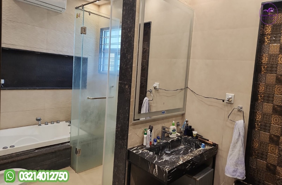 1 kanal house for sale in Phase 7 DHA Lahore