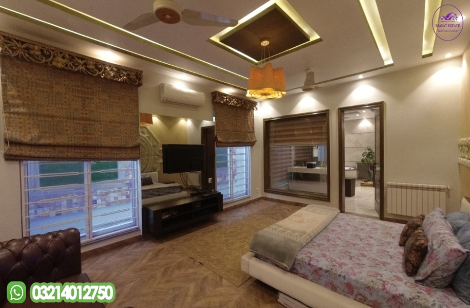 1 kanal house for sale in Phase 7 DHA Lahore