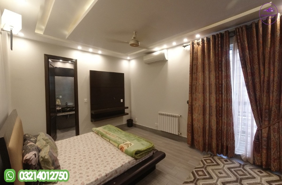 1 kanal house for sale in Phase 7 DHA Lahore