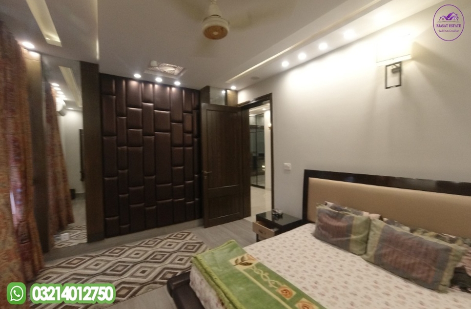 1 kanal house for sale in Phase 7 DHA Lahore