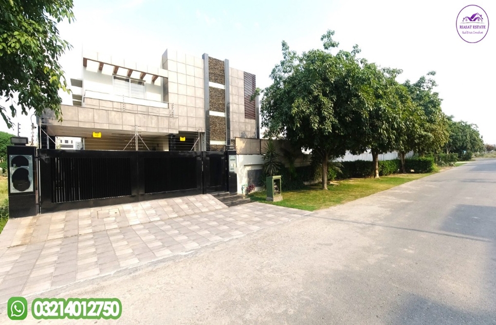 1 kanal house for sale in Phase 7 DHA Lahore