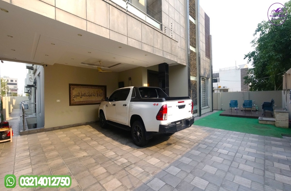 1 kanal house for sale in Phase 7 DHA Lahore