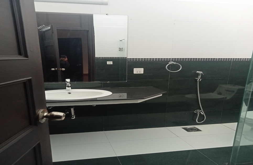 1 kanal house for rent in DHA Lahore