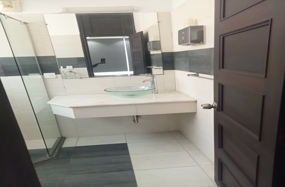 1 kanal house for rent in DHA Lahore