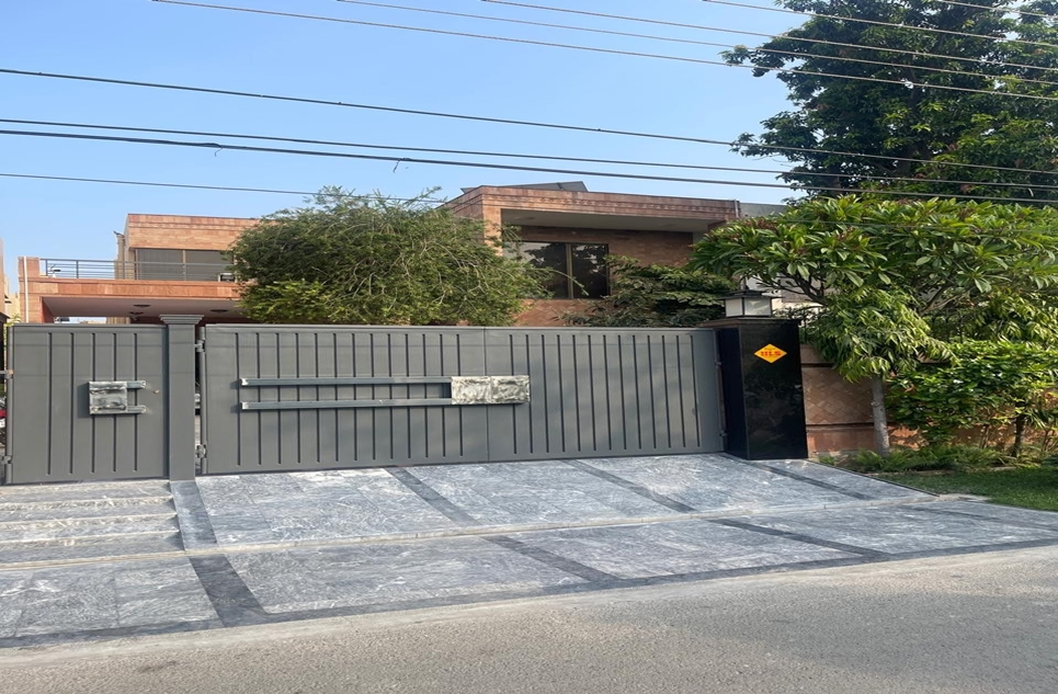 1 kanal house for sale in DHA Lahore