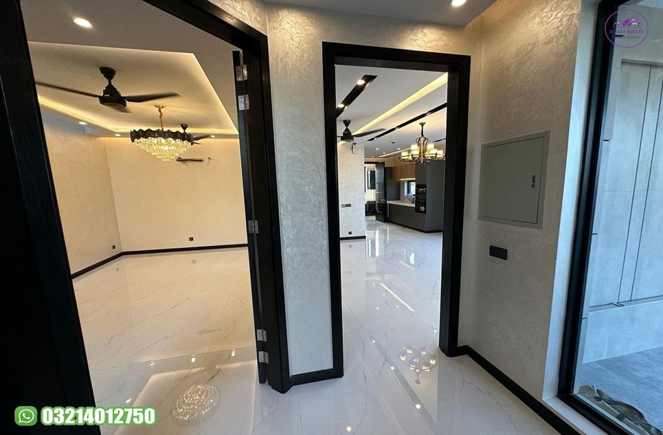 10 marla house for sale in Phase 7 DHA Lahore