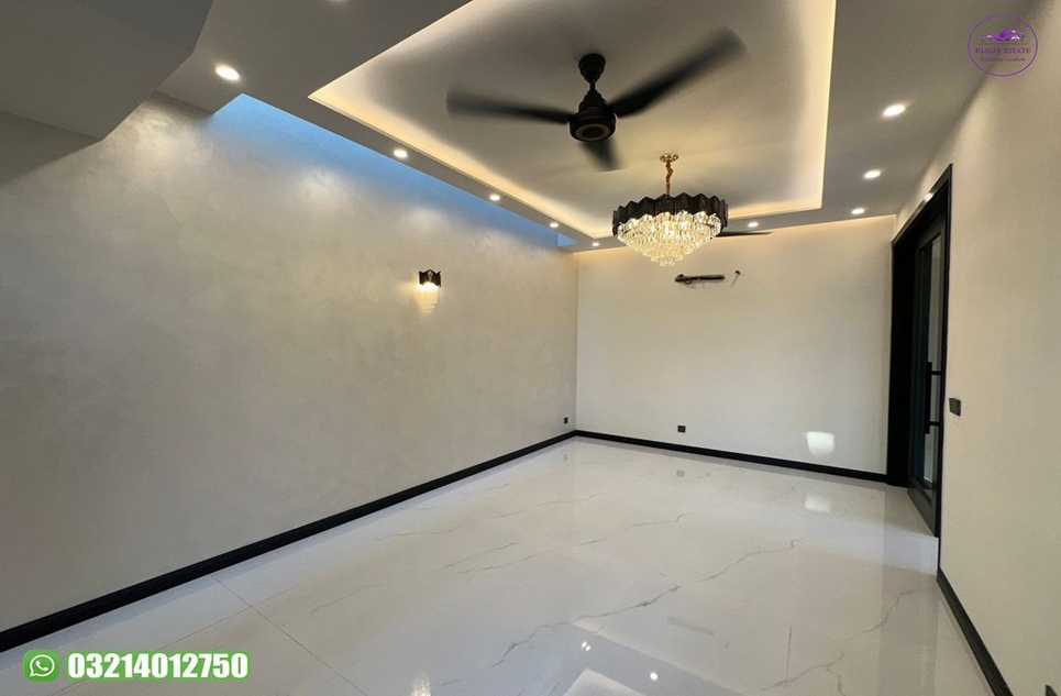 10 marla house for sale in Phase 7 DHA Lahore