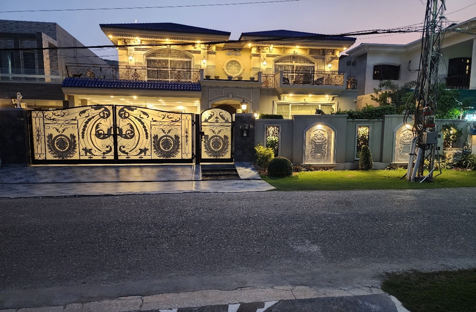 1 kanal house for sale in DHA Lahore