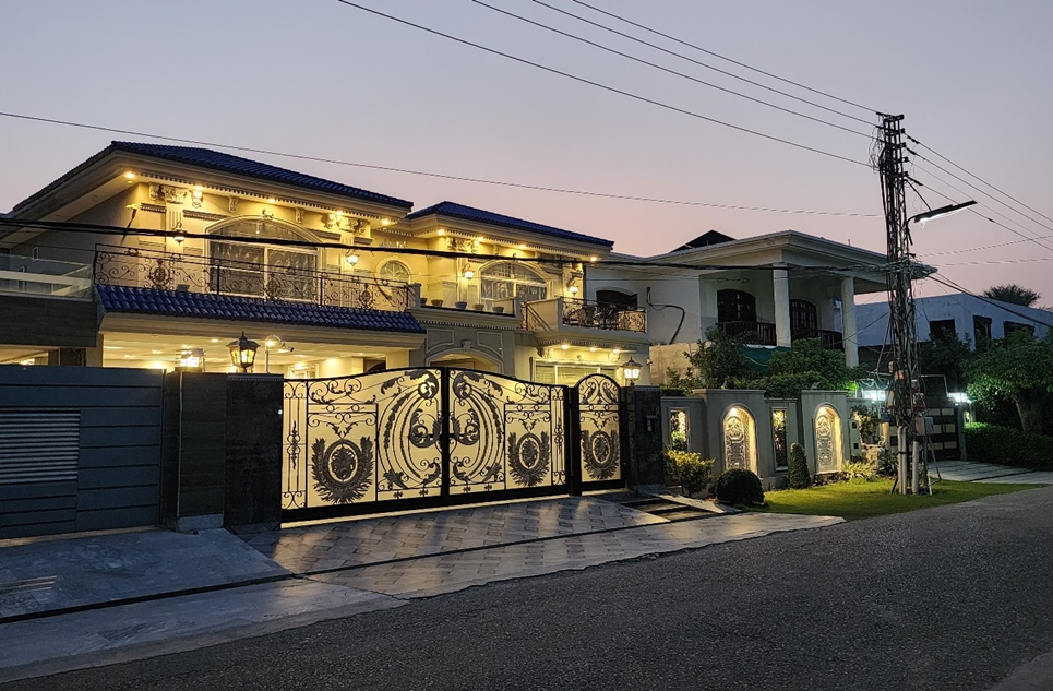 1 kanal house for sale in DHA Lahore