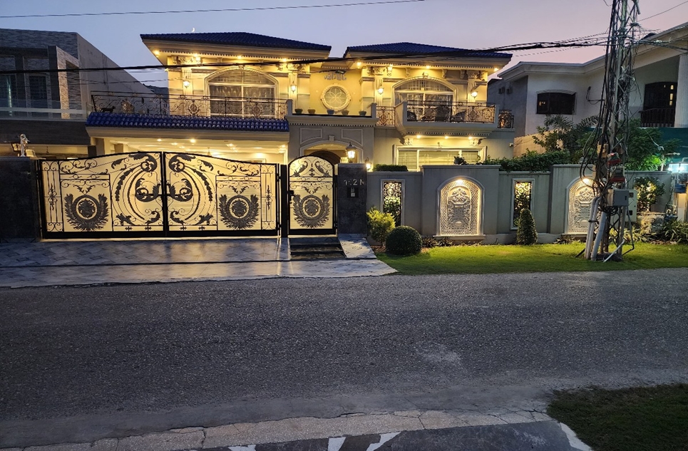 1 kanal house for sale in DHA Lahore