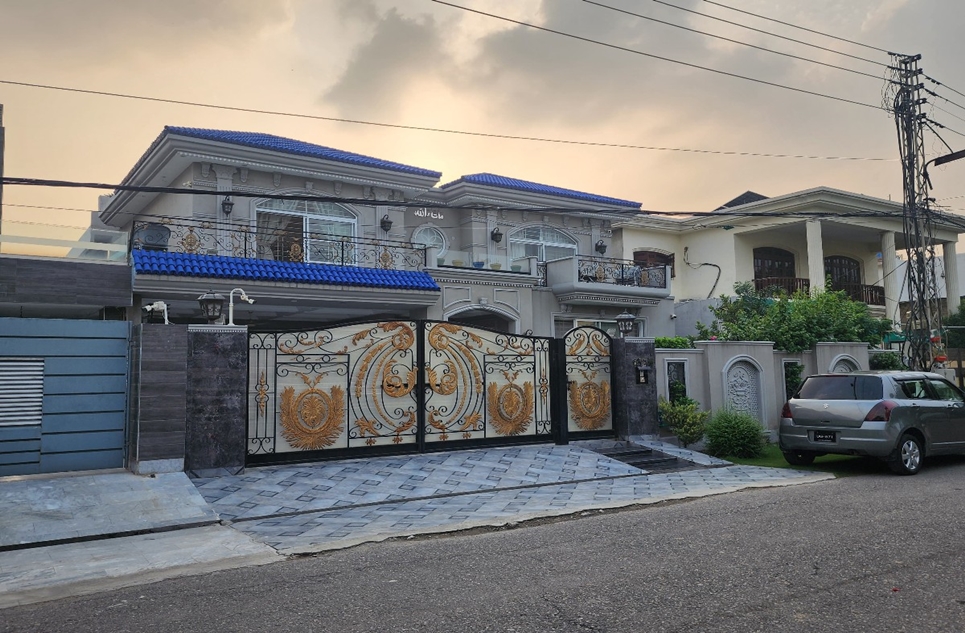 1 kanal house for sale in DHA Lahore