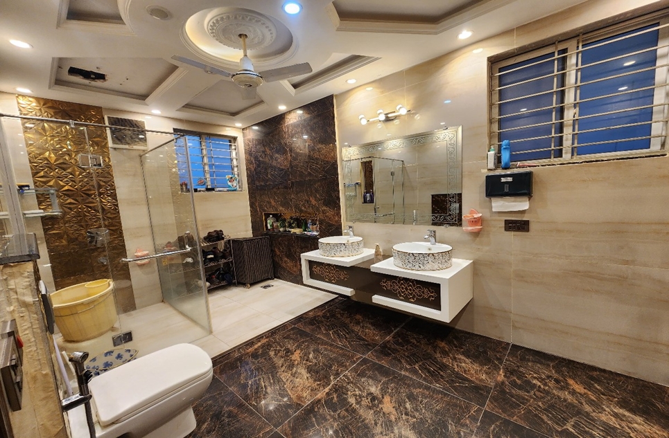 1 kanal house for sale in DHA Lahore