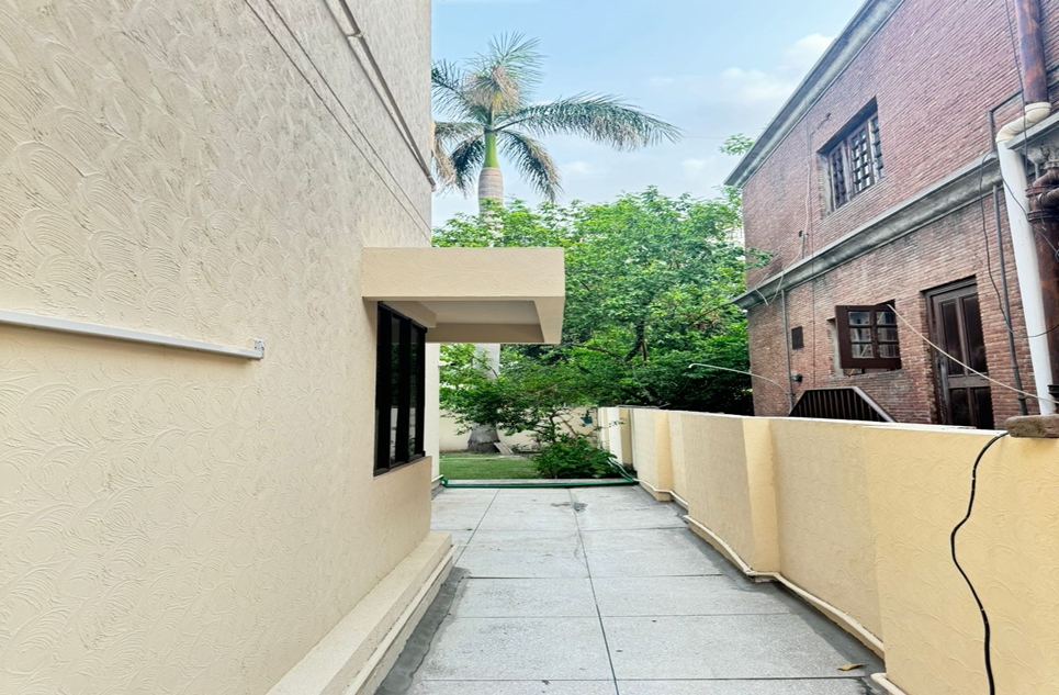 1 kanal house for sale in DHA Lahore