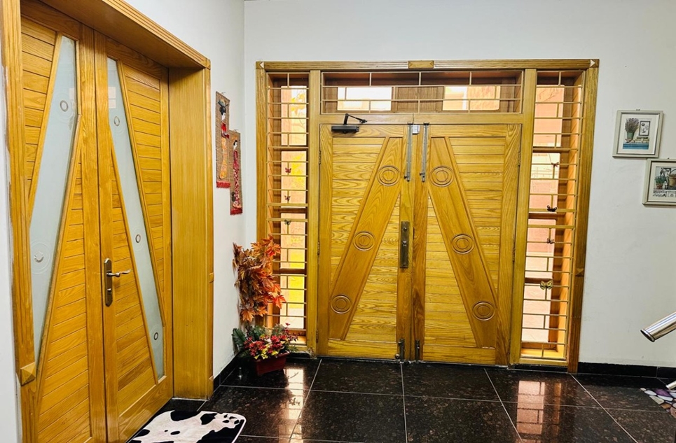 1 kanal house for sale in Phase 1 Wapda Town Lahore