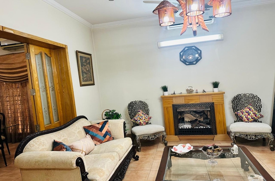 1 kanal house for sale in Phase 1 Wapda Town Lahore