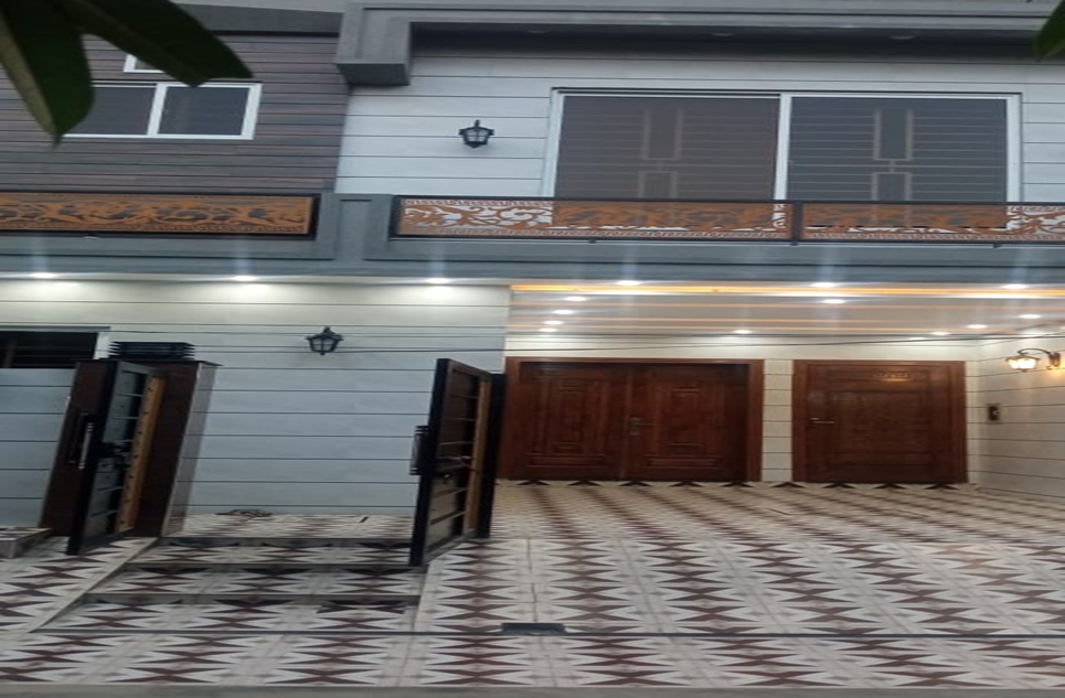 5 marla house for sale in Valencia Housing Society Lahore