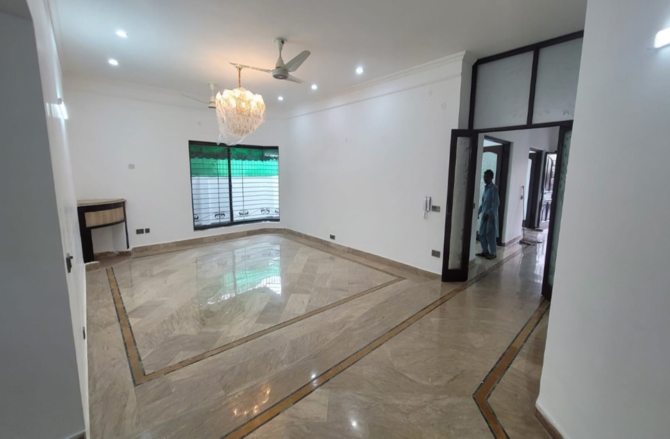 1 kanal house for sale in DHA Lahore