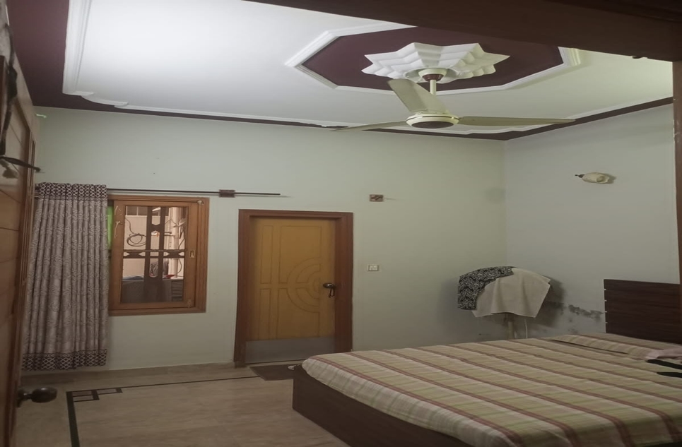 120 square yard house for sale in Saadi Town Karachi