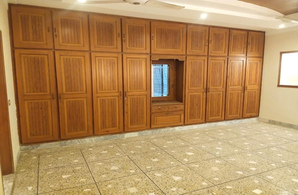 1 kanal house for sale in DHA Lahore