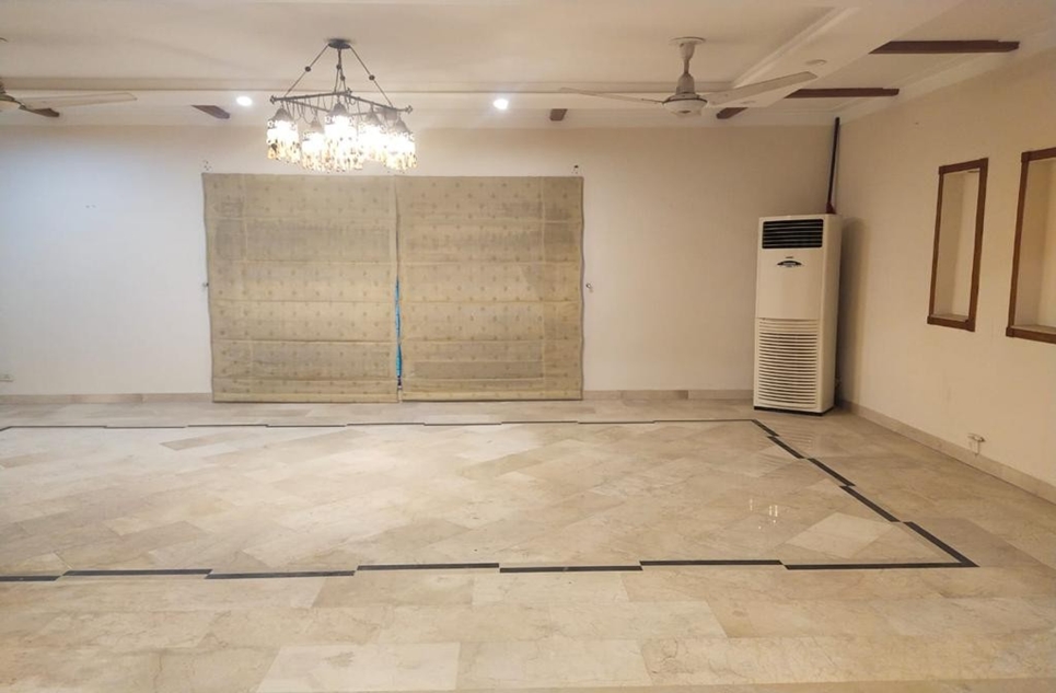 1 kanal house for sale in DHA Lahore