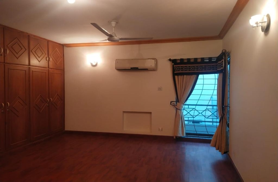 1 kanal house for sale in DHA Lahore