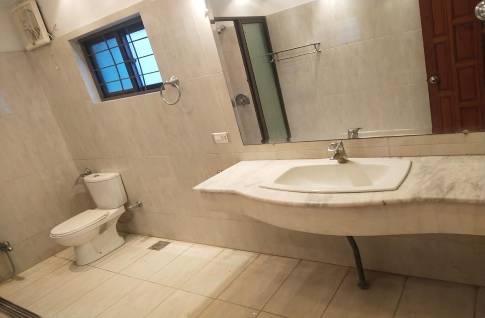 1 kanal house for sale in DHA Lahore