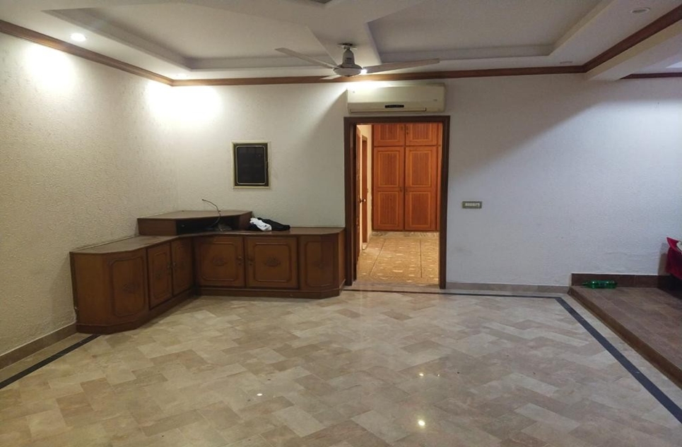 1 kanal house for sale in DHA Lahore