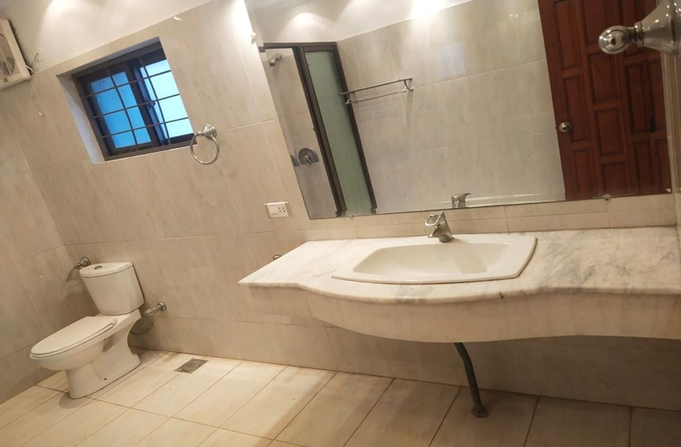 1 kanal house for sale in DHA Lahore