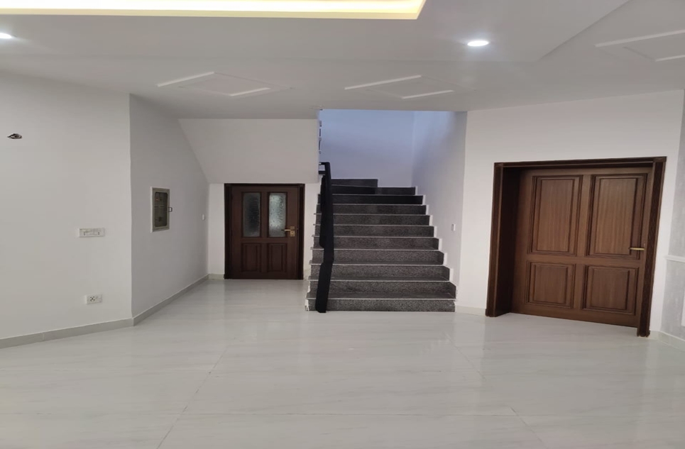 10 marla house for sale in DHA Lahore