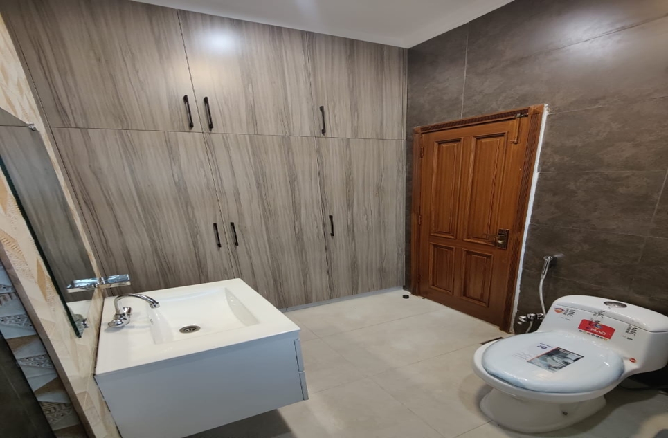 10 marla house for sale in DHA Lahore
