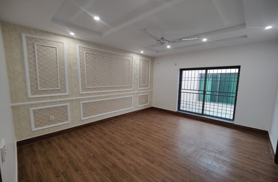10 marla house for sale in DHA Lahore