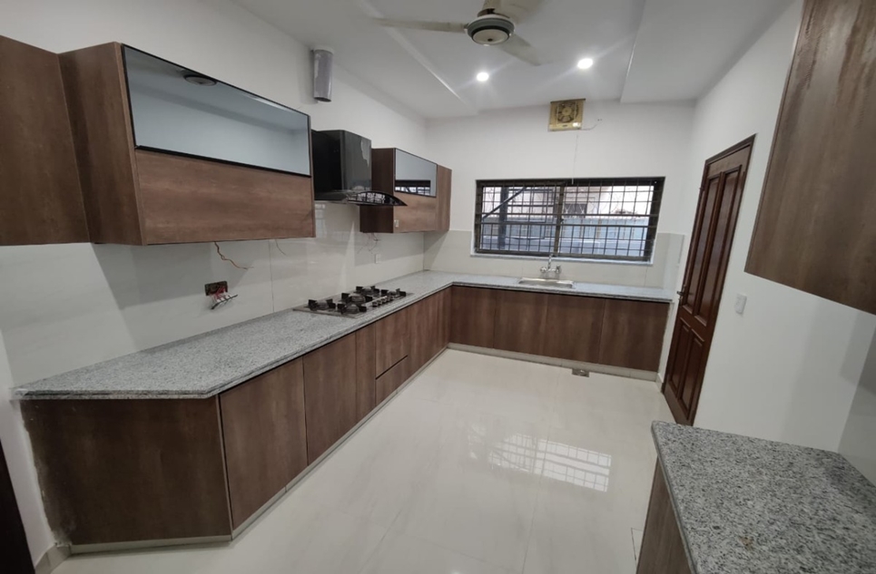 10 marla house for sale in DHA Lahore