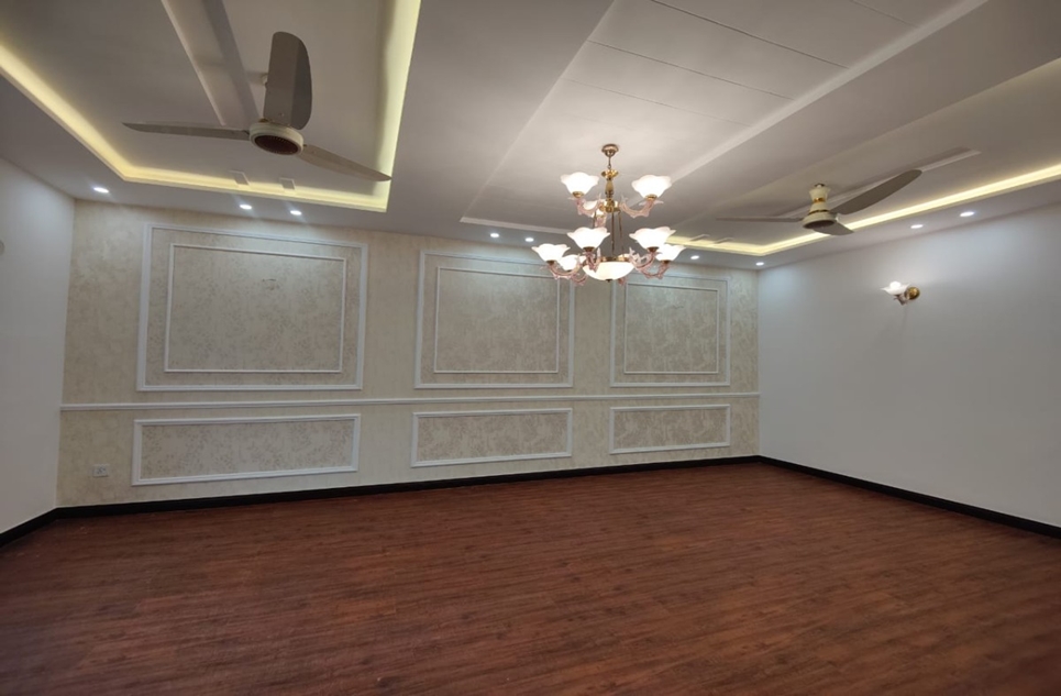 10 marla house for sale in DHA Lahore