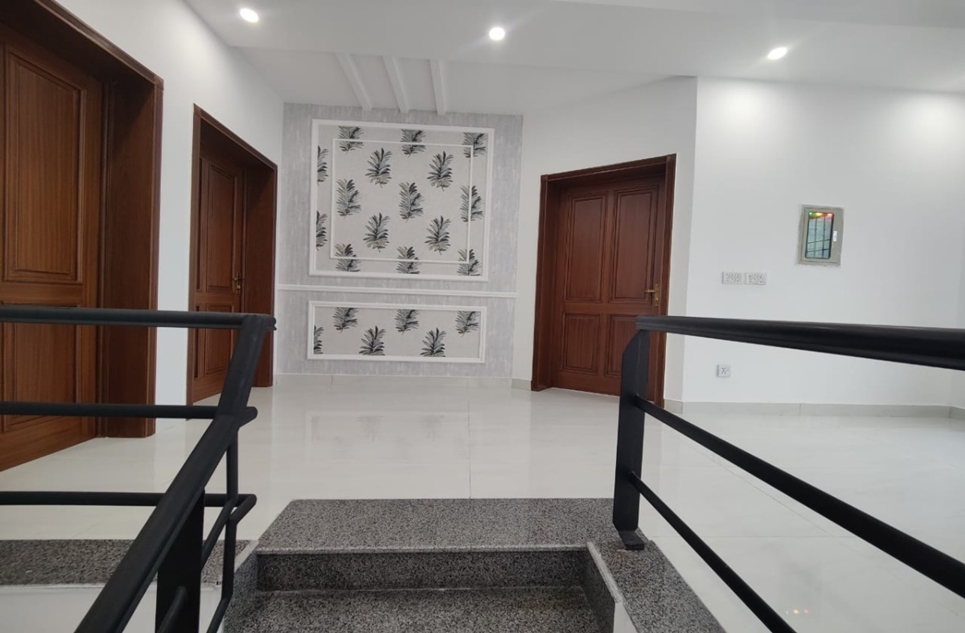 10 marla house for sale in DHA Lahore