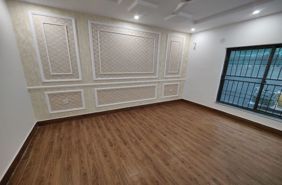 10 marla house for sale in DHA Lahore