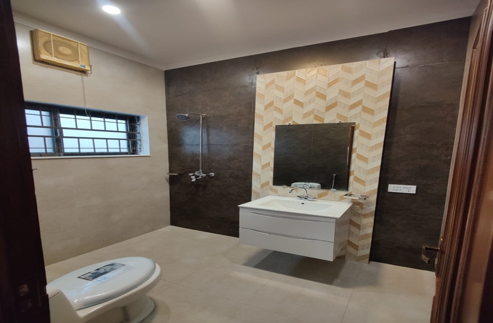 10 marla house for sale in DHA Lahore