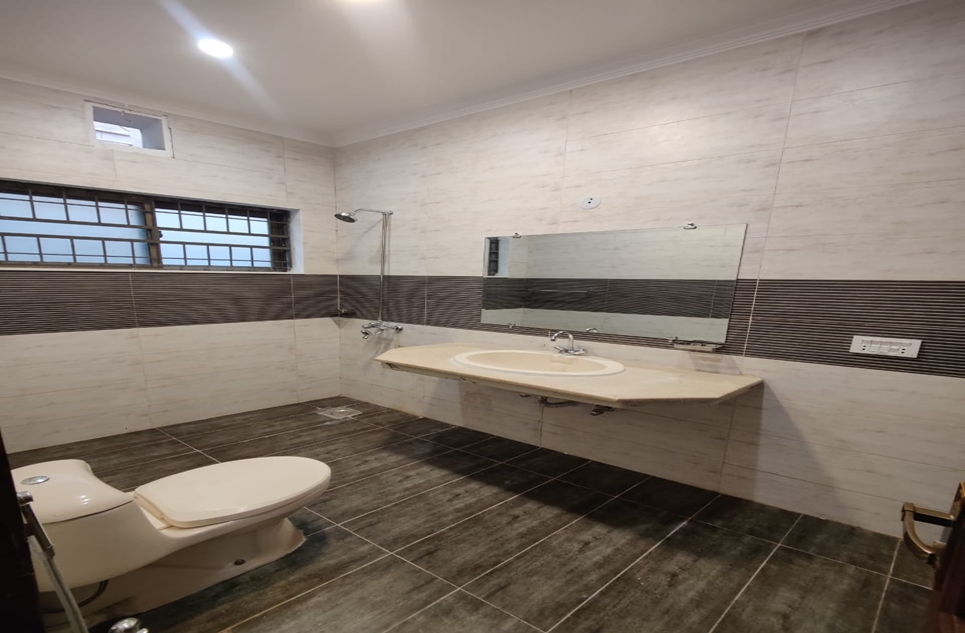 10 marla house for sale in DHA Lahore