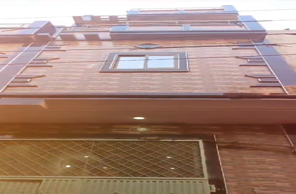 2.50 marla house for sale in Madina Colony Lahore