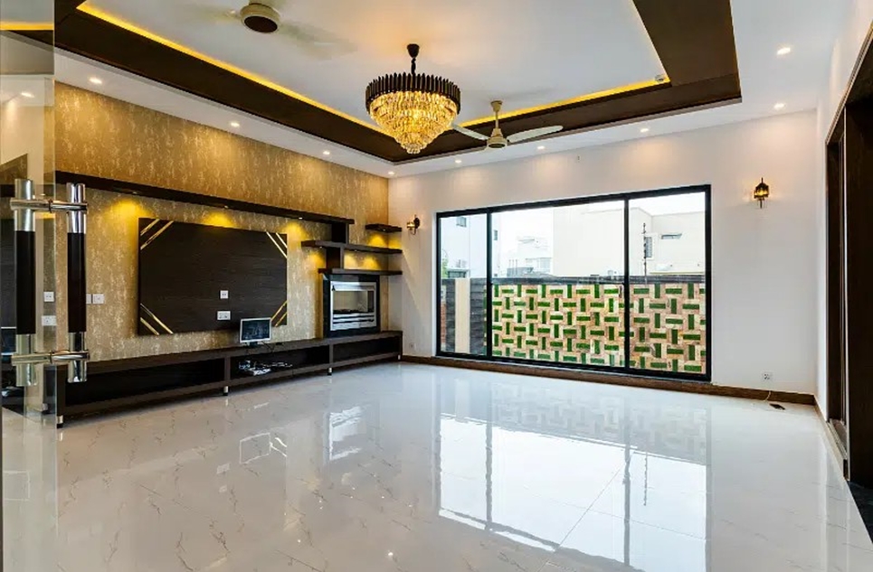 1 kanal house for rent in Phase 8 DHA Lahore