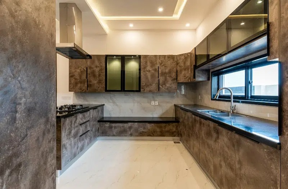 1 kanal house for rent in Phase 8 DHA Lahore
