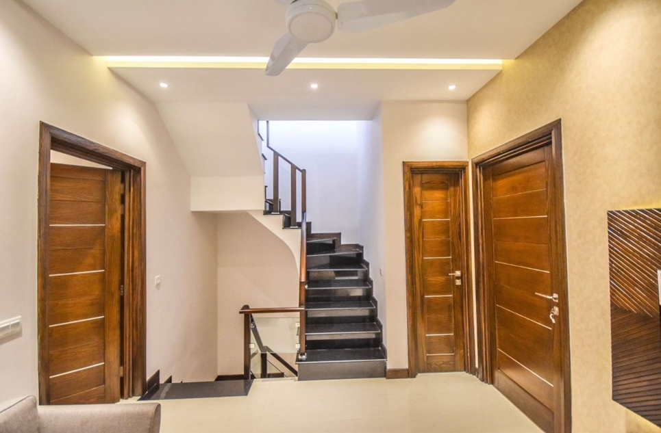 1 kanal house for rent in Phase 8 DHA Lahore