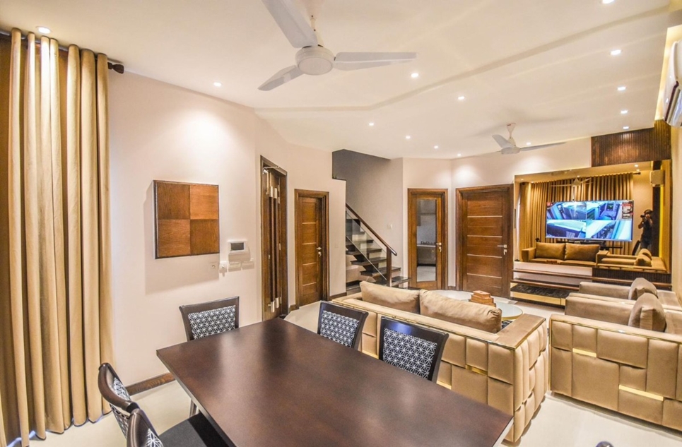1 kanal house for rent in Phase 8 DHA Lahore