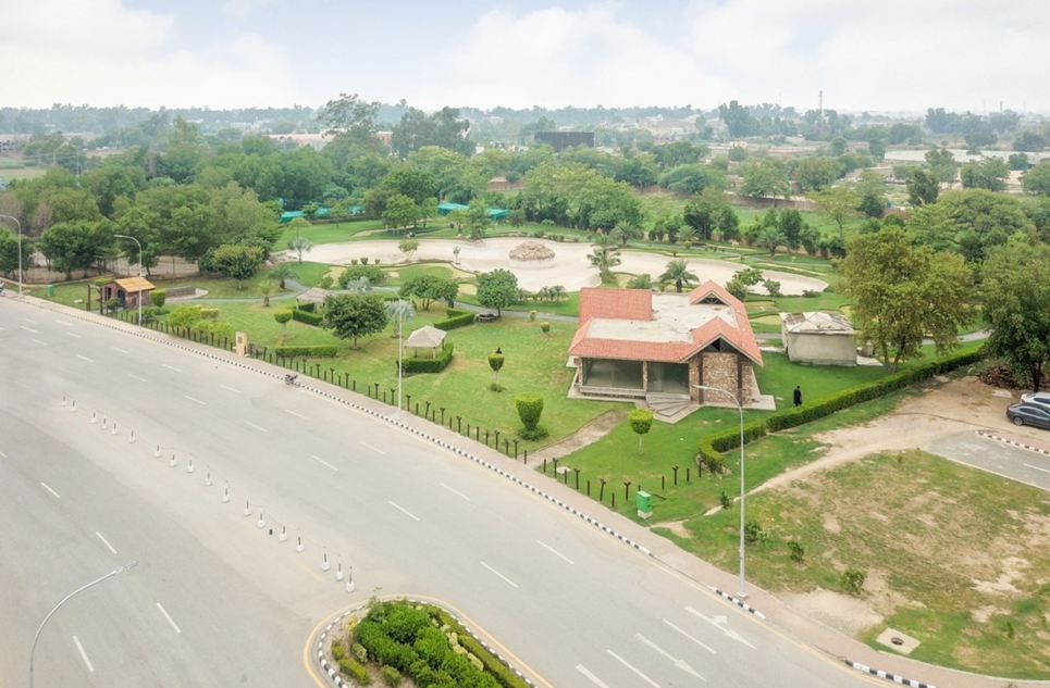 5 marla plot for sale in Lake City Lahore