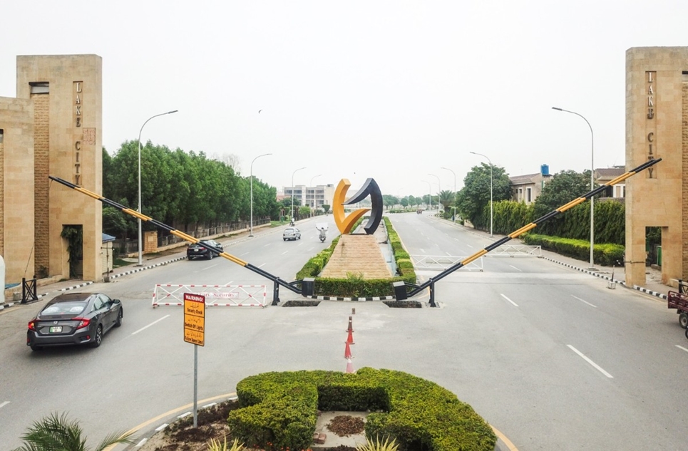 5 marla plot for sale in Lake City Lahore