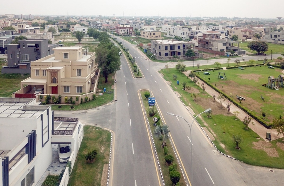 5 marla plot for sale in Lake City Lahore